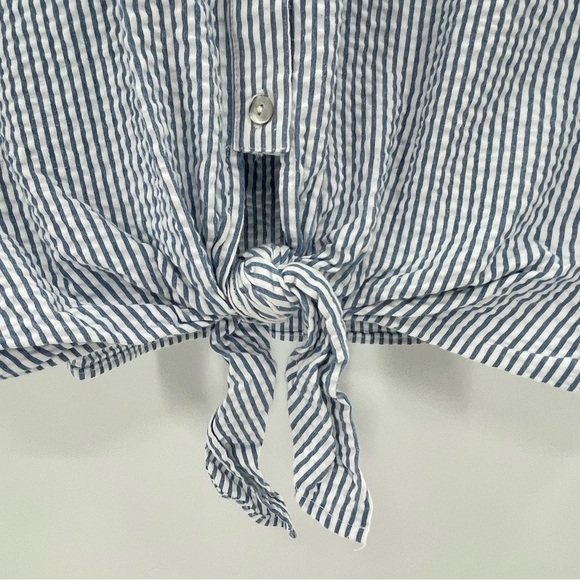Jane and Delancey Striped Button Up Tie Bottom Shirt Size Medium - Picture 3 of 8